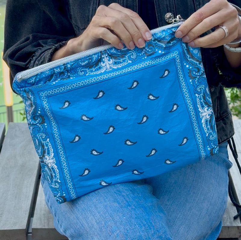 Großvolumige, individuell bedruckte Kosmetiktasche aus Tyvek – Wasserdichter Reise-Kosmetik-Organizer